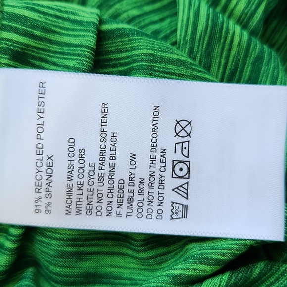 Tommy Bahama, Islandzone Men's Small Shirt - Picture 5 of 5